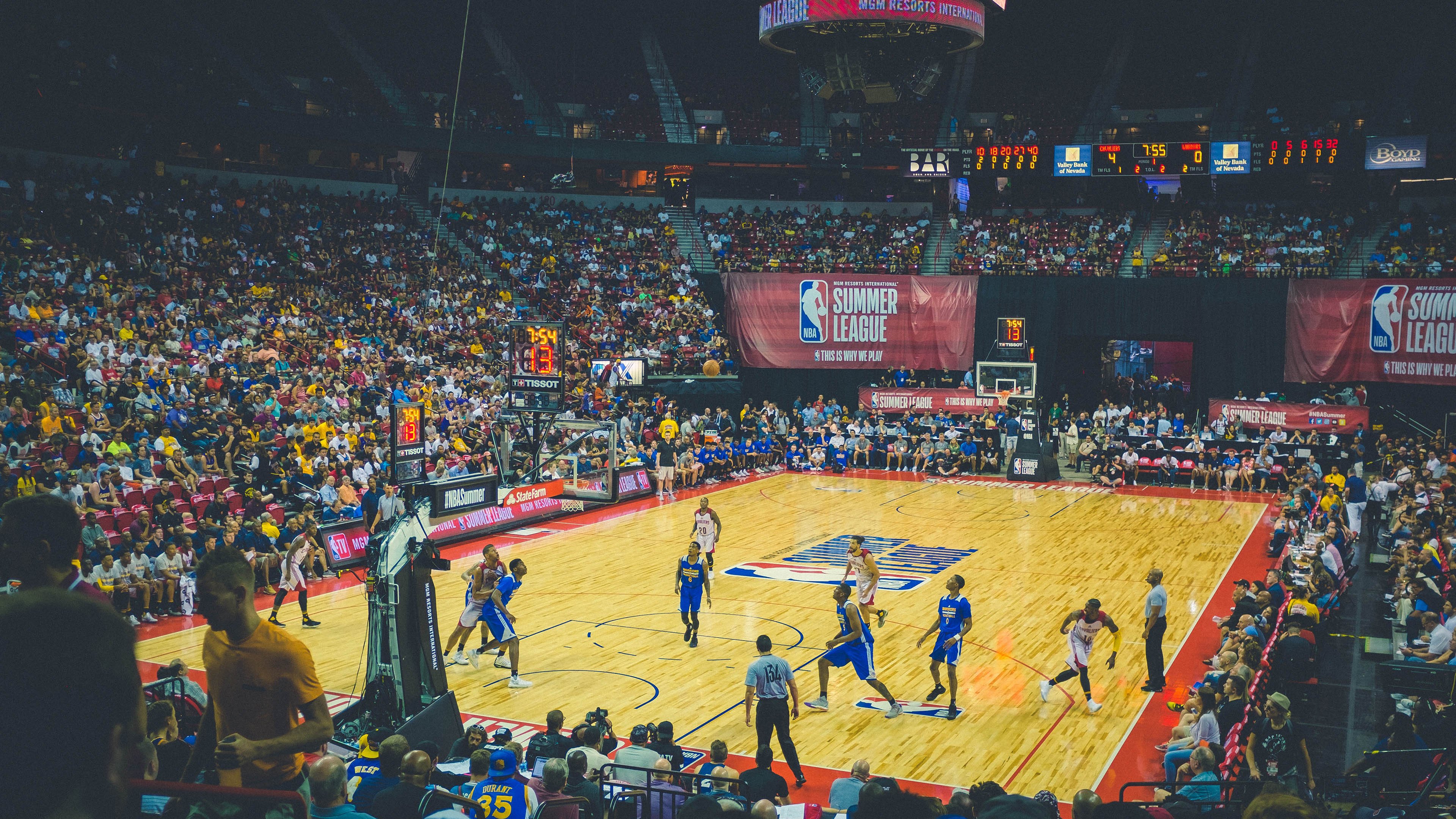 _凯尔特人攻防两端齐发力，连续取胜_，凯尔特人强吗