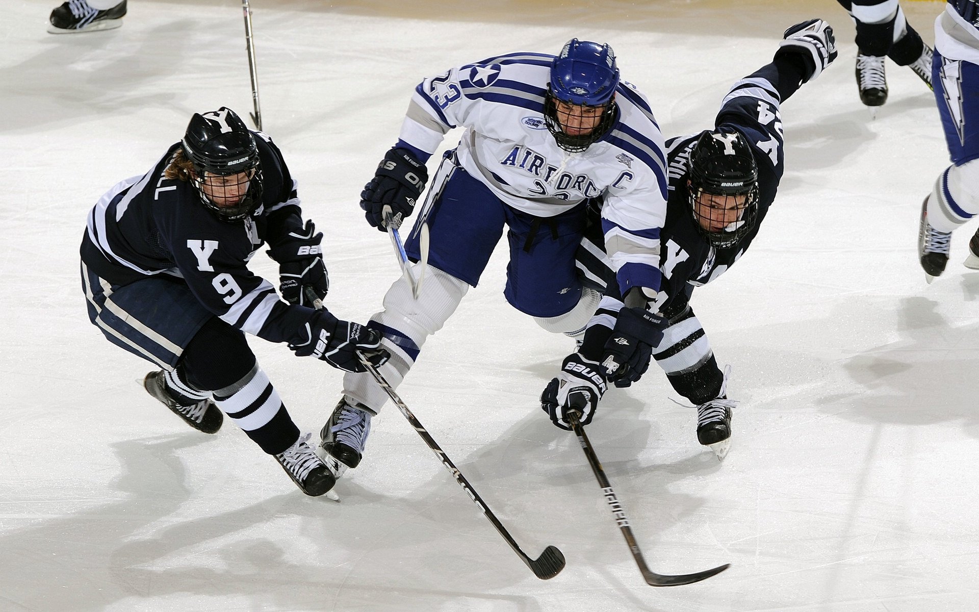 大型趣味空中跳绳比赛，运动与娱乐的完美融合，空中跳跳